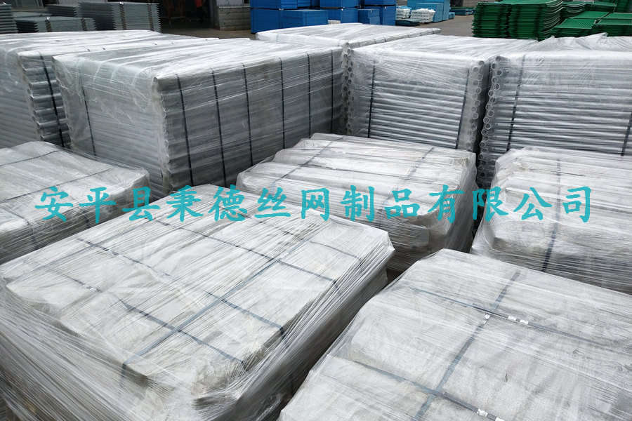 東南亞出口熱鍍鋅護欄網(wǎng)